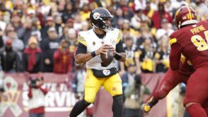 Steelers’ Veteran QB Options If Rodgers Signs Elsewhere